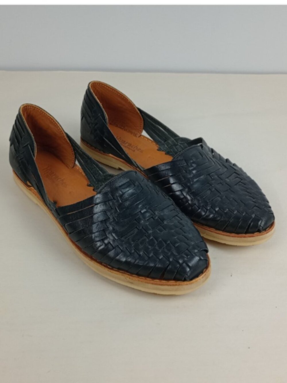 Huaraches by Bearpaw Womens 9 Black Tan Leather Slip On Flat Sandals Shoes